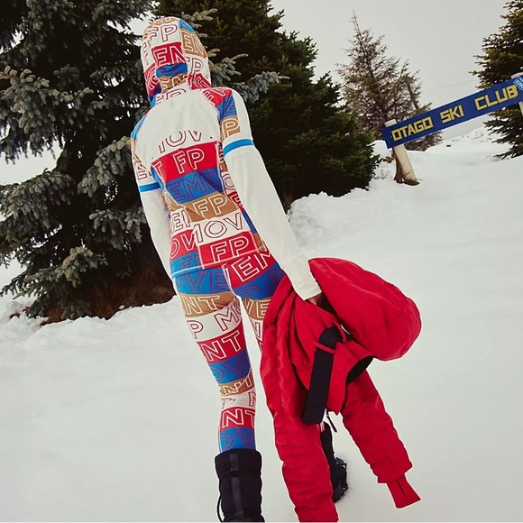 FP MOVEMENT Dawn To Dusk Print Hoodie Logo Red Blue White - Picture 4 of 4